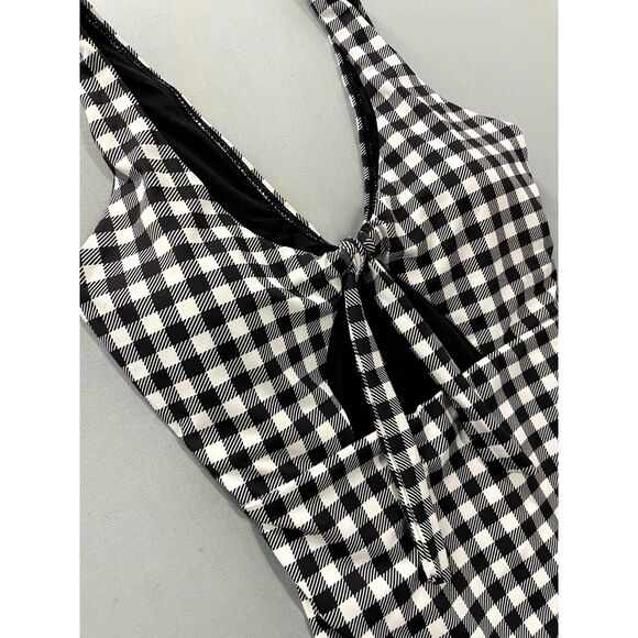 Small One-Piece Swimsuit – Stylish & Comfortable Swimwear for Summer - Picture 4 of 5